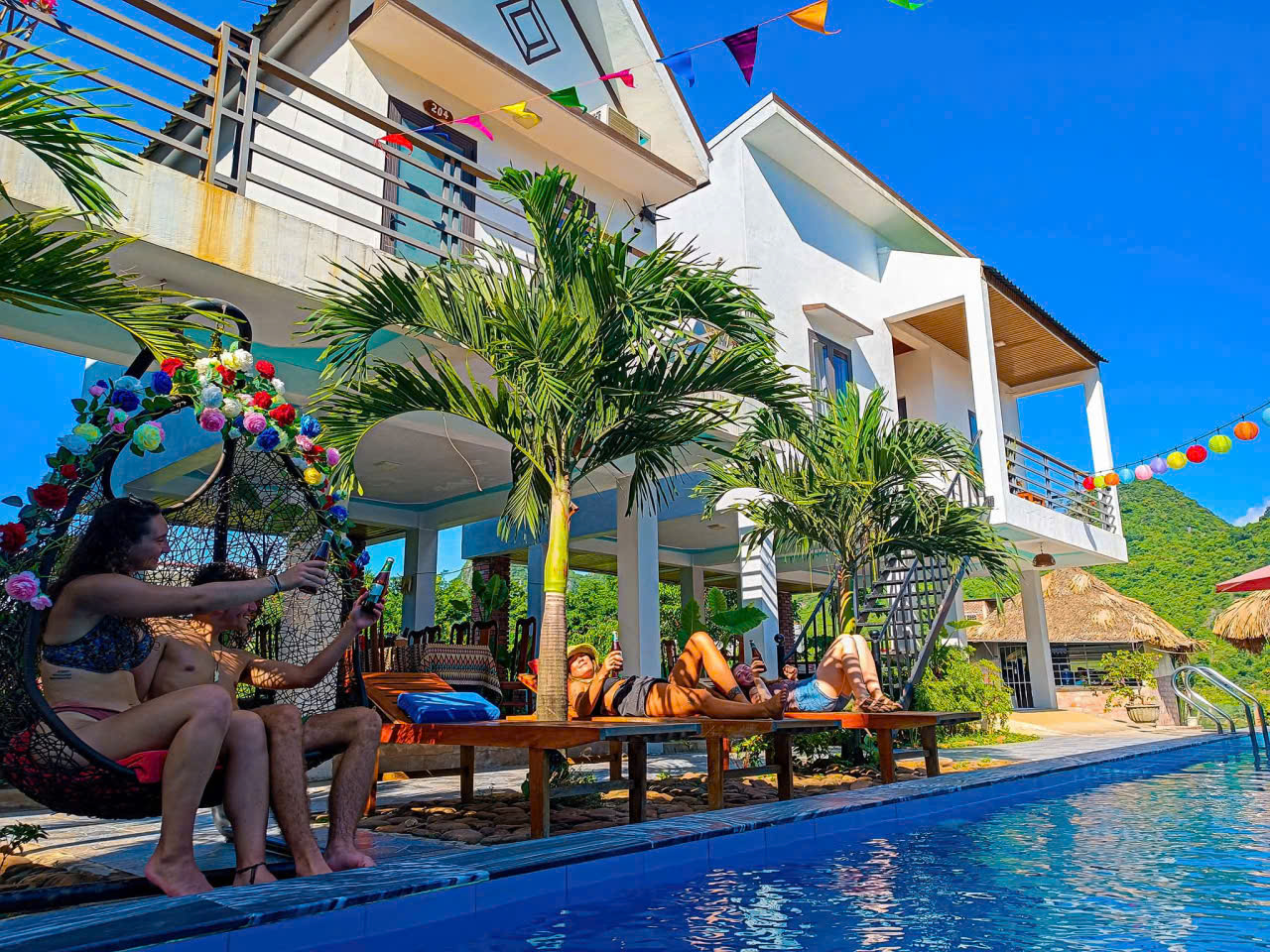 Yolo pool bar villas